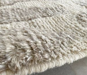 Tapis marocain noué à la main, épais et texturé, fabriqué avec du fil naturel non teint, pour intérieurs de luxe, 100% laine, prix usine. - Product Image 2