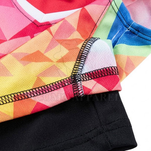 Uniforme de volley-ball conçu en matériau léger et doux avec propriétés d'évacuation de l'humidité, adapté à un usage sportif - Product Image 6