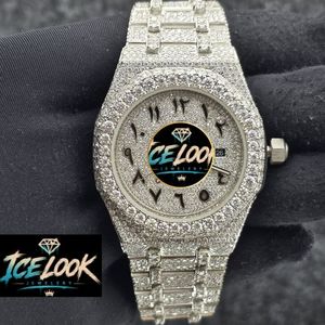 นาฬิกาข้อมือผู้หญิง Ice Look รุ่นหรูหรา ตัวเรือนสแตนเลสทรง Tonneau ขนาด 40 มม. ระบบอนาล็อก แสดงวันที่ ควอตซ์ หน้าปัดแซฟไฟร์ ประดับเพชร - Product Image 1