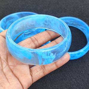 Bracelet jonc en résine bleue fait main, large et rétro, joncs en résine personnalisés - Product Image 6