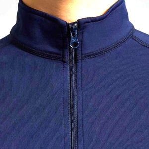 Camiseta de equitación de diseño moderno con tela elástica y cómoda para el movimiento, con detalles de costura duraderos y ajuste fácil. - Product Image 5