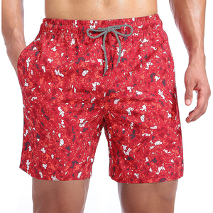 Maximiza tu diversión en la playa con nuestros pantalones cortos de playa para hombre, de tela elástica, corte deportivo y características funcionales para todo tipo de actividades. - Product Image 2