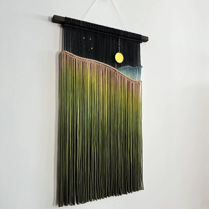 Tapiz de macramé con diseño de luna y estrellas para decoración de dormitorio, estilo de sala de estar y ambiente acogedor en el hogar - Product Image 1