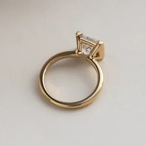 Anillo de compromiso con corte princesa en oro macizo, engaste de media montura, anillo solitario con diamante, oro amarillo, regalo nupcial moderno para ella - Product Image 3