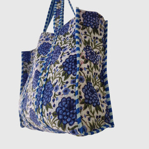 Sac fourre-tout en coton à motif floral bohème bleu, ouvert en haut, pour le shopping toutes saisons - Product Image 2