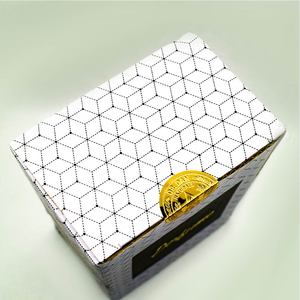 Etiquetas Adhesivas Personalizadas para Cajas con Relieve Metálico |   Etiquetas de Vinilo Doradas para Envases de Perfume y Champú, Acabado Mate, Resistentes al Agua y a los Rayos UV - Product Image 3