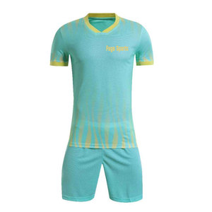 Dernier design, nouveau style, uniforme de football respirant, qualité supérieure, couleur unie, uniforme de football en vente en ligne - Product Image 1