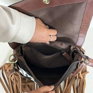 Nuevo Bolso Bandolera de Cuero Estilo Occidental con Flecos y Diseño Floral, Hecho a Mano con Cuero Genuino de Vaca, para Mujer - Product Image 6