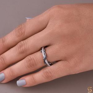 Anillo de Oro Blanco de 18K con Diamantes Cultivados en Laboratorio |    Anillo de boda inspirado en la naturaleza Thorn |   Anillo Único |   Hermanos Satani - Product Image 4