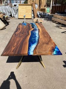Table à manger rectangulaire moderne en noyer massif avec bord naturel et résine époxy bleue, pieds en cheveux de cheval, sur mesure, 6 places, mobilier de salle à manger - Product Image 2