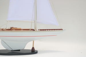 Modèle de bateau à voile en bois fait main - Yacht classique de style français peint, modèle réduit, décoration pour la maison et le bureau, Bijou - Product Image 5