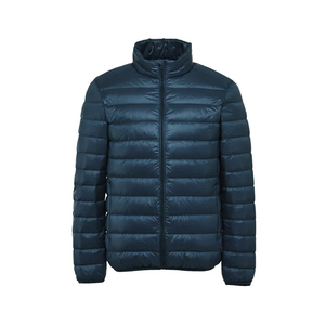 เสื้อแจ็คเก็ตพัฟเฟอร์แบบกันน้ำสำหรับฤดูหนาวปี 2024 OEM แบบ unisex สกรีนโลโก้ได้ตามต้องการ ผลิตจากไนลอน 100% คอตั้ง มีฮู้ด บุหนา - Product Image 3