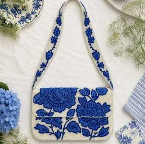 Sac à main de soirée élégant pour femme avec un design décoratif complexe et une finition raffinée pour les dîners et les réceptions de mariage - Product Image 5