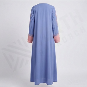 Abaya de qualité supérieure en satin polyester, style islamique pour femmes musulmanes, col en V, longueur cheville, manches longues, vente en gros, commande en gros - Product Image 2