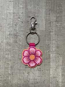 Porte-clés artisanaux abordables avec broderie, magnifiques accessoires de sac pour un usage quotidien, les fêtes, les événements et les cadeaux - Product Image 3