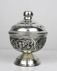 Bol en verre vintage doré en forme de cygne, fait main et poli, idéal pour les cadeaux de mariage - Product Image 6