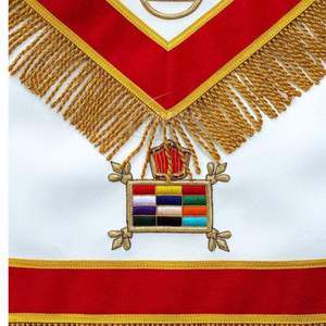 ผ้ากันเปื้อนหนังวินเทจสำหรับพระสงฆ์ยศสูง รุ่นรอยัลอาร์ช แคปเตอร์ - ผ้ากันเปื้อนกำมะหยี่สีแดงสำหรับเครื่องราชอิสริยาภรณ์ - Product Image 3