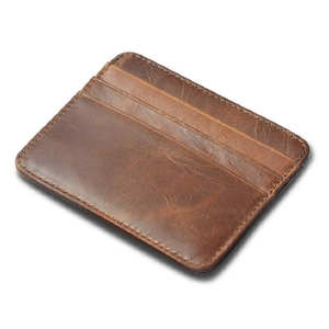 Portefeuille porte-cartes en cuir véritable avec logo personnalisé en relief, fabriqué par RIMZA INDUSTRIES - Product Image 3