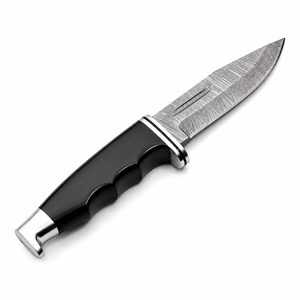Cuchillo de Caza de Acero de Damasco con Hoja Recta y Punta Caída, Mango Negro con Detalles Plateados - Product Image 1