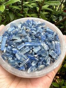 Pierres précieuses en gros : Copeaux de cyanite bleue, pierre de guérison en cristal naturel, copeaux d'agate sculptés, artisanat DIY, pierre brute, gravier fait main - Product Image 2