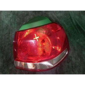 Feu arrière extérieur droit d'occasion pour Golf, référence OEM 5K0945096E - Product Image 1