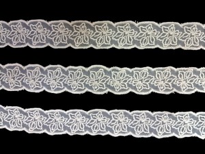 Nuevo Diseño Premium de Cinta de Organza de Nailon Blanco con Encaje, Bordado Floral de Hibisco, Borde Festoneado, Ligera, para Uso Nupcial - Product Image 3