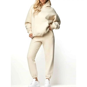 Ensemble de survêtement personnalisé épais et oversize avec sweat à capuche zippé et pantalon ample, imprimé, orné de strass, uni, coupe décontractée - Product Image 1