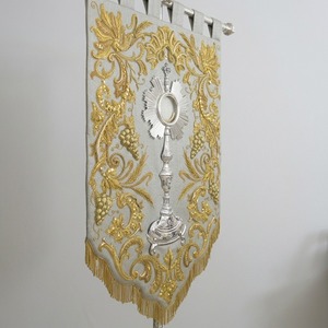 Estandarte de Iglesia Personalizado con Bordado Plateado y Dorado, Estándar Litúrgico con Flecos, Insignia de Tela de Estilo Clásico - Product Image 2