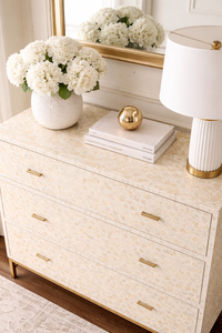 Buffet de luxe en bois massif crème avec 3 tiroirs et pieds dorés pour chambre, salle à manger, entrée ou console - Product Image 3