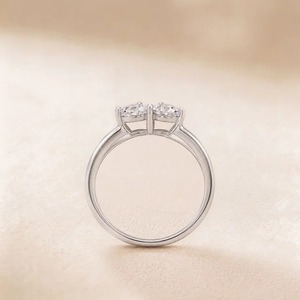 Anillo de Compromiso de Dos Piedras con Diamante Cultivado en Laboratorio de Corte Pera de 1.85CT en Oro Blanco de 9K, Joyería Fina Personalizada para Mujer - Product Image 2