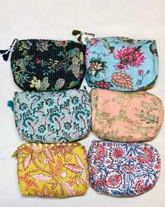 Large Capacity Portable Lipstick Cosmetic Bag 3pcs Floral Storage Bag Set Custom Logo Quilted Cotton Lightweight Toiletry Bags - Product Image 4