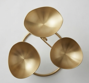 Elegante Soporte de Metal Dorado para Tazón con Dos Bandejas en Forma de Hoja para Decoración del Hogar - Product Image 3