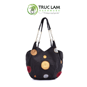 Sac de voyage artisanal au design innovant, sac en chanvre avec fond plissé ovale, ouverture incurvée, motifs de lotus et d'abeilles cousus à la main - Product Image 3