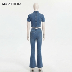 Ensemble haut en jean et jean évasé pour femme, col montant, manches courtes, détail croisé, coupe ajustée, tenue tendance deux pièces - Product Image 4