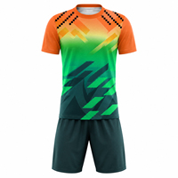 Desain Cetak Transfer Panas 100% Poliester Ringan Profesional Kustom Premium Bernapas Set Seragam Sepak Bola Pria Klub