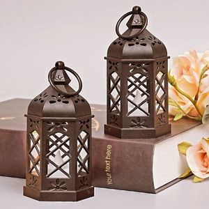 Farol de metal de primera calidad fabricado en India con fina artesanía y acabado duradero. Diseñado para iluminación decorativa - Product Image 3