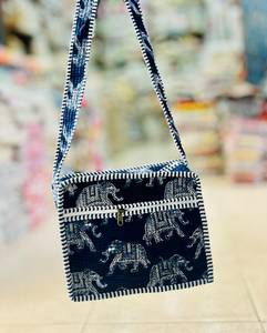 Quilted Floral Cotton Crossbody Bag Quilted <b>Shoulder</b> Purse Zipper Crossbody Handbag for Travel Daily Use - Product Image 2
