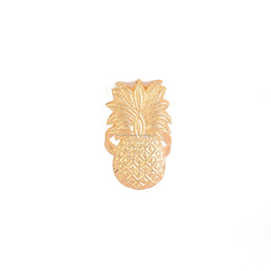 Vente chaude Ananas En Forme De Serviette Anneau De Luxe En Métal Doré Cercle Serviette Boucle Partie Table Décoration En Gros En Vrac Quantité - Product Image 1
