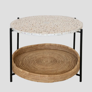Nueva Llegada: Mesa de Centro Artesanal Estilo Rústico con Incrustaciones de Madreperla y Estante de Almacenamiento de Jacinto de Agua Tejido, Ecológica, Vietnam - Product Image 1