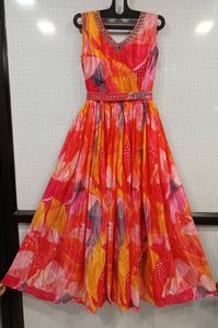 Vestido Anarkali de Moda con Estampado Digital Hermoso, Largo Regular, Patrón Fabuloso, Costura Moderna, para Fiestas, Secado Rápido - Product Image 2