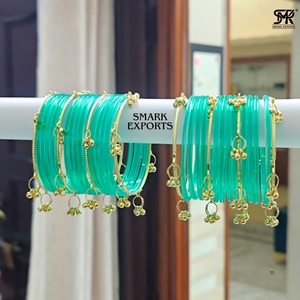 Ensemble de bracelets en gelée verte du Cachemire avec Ghungru pour les deux mains, bijoux traditionnels indiens Chudi pour femmes, bijoux de mariée - Product Image 2