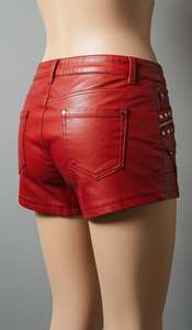 Shorts de Cuero con Tachuelas, Cintura Alta, Estilo Gótico, con Cordones Delanteros y Detalles de Remaches, Color Negro - Product Image 5
