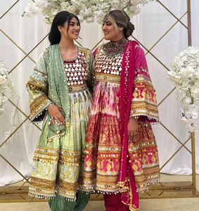 Robes afghanes pour femmes, couleurs et tailles personnalisées, prix de gros, faible MOQ, robes de danse du ventre indienne vintage Kuchi, robes de fête et de mariage. - Product Image 2