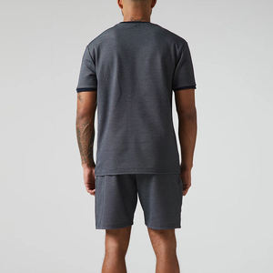 Ensemble t-shirt et short gris foncé pour homme, coupe ajustée, ensemble décontracté d'été, léger, respirant, en coton et polyester - Product Image 2