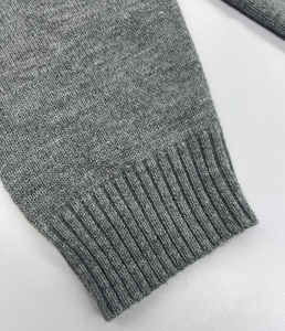 Suéter de cachemira 100% para hombre, estilo New Rich Old Money, suave y agradable al tacto, con doble bolsillo, teñido heather, informal para otoño. - Product Image 5