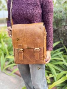 Bolsos hechos a mano de cuero genuino informales con estilo para mujer estilo occidental con decoración de borlas de letras para ir de compras - Product Image 4