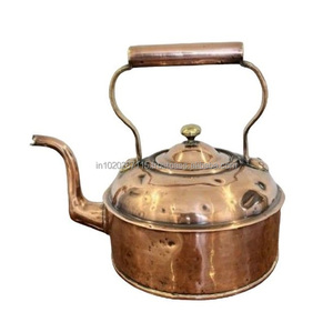 Hervidor de cobre puro hecho a mano con silueta redondeada suave y amuleto artesanal perfecto para regalar o decorar el hogar - Product Image 4