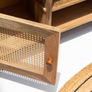 Meuble TV Vandana Novara Vertex en rotin, design moderne et naturel, console de divertissement tressée - Product Image 2
