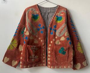 Chaqueta Bomber Acolchada de Terciopelo Tejido |   Abrigo Festivo con Bordado de Letras Hecho a Mano |   Ropa de Invierno Étnica Bohemia - Product Image 1