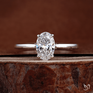 Anillo de Compromiso Clásico Ovalado con Diamante Cultivado en Laboratorio de 1 Quilate en Oro Blanco de 10k, Estilo Minimalista para Novia - Product Image 1